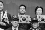 [사진이야기] 김경일 시장의 반쪽 얼굴 사진 의미는…