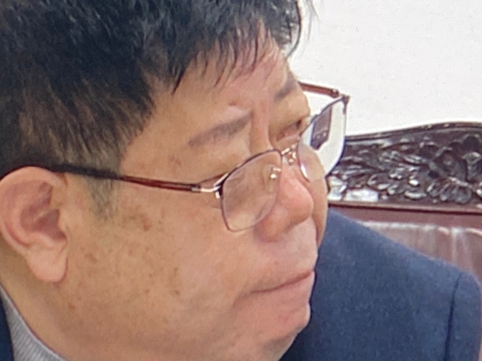 파주시의회 예산결산특별위원회 2025년 예산심사에서 국민의힘 오창식 의원이 파주시 집행부에 질의하고 있다. 사진 이용남 선임기자
