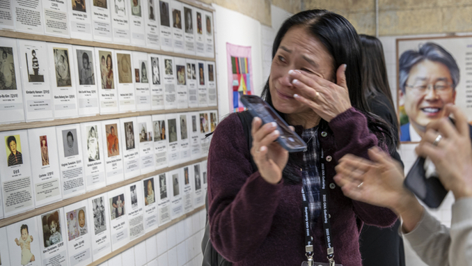 ‘엄마품동산’ 찾은 해외입양인... “우리를 기억해줘 고맙습니다”
