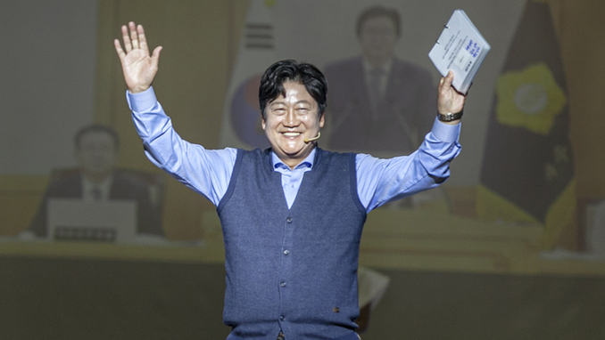 손배찬 전 의장 출판기념회... “윤후덕 의원은 나의 멘토”