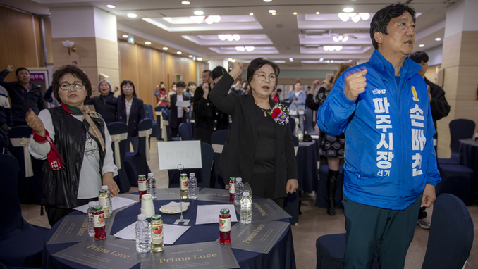 [사진이야기] 손배찬 파주시장 예비후보의 현장 소통법